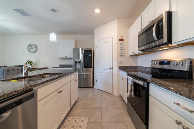 2684 MAGNOLIA AVENUE, Davenport, FL 33837