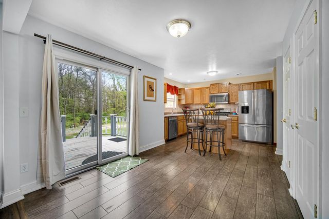35 Oak Hollow Court, Valparaiso, IN 46383