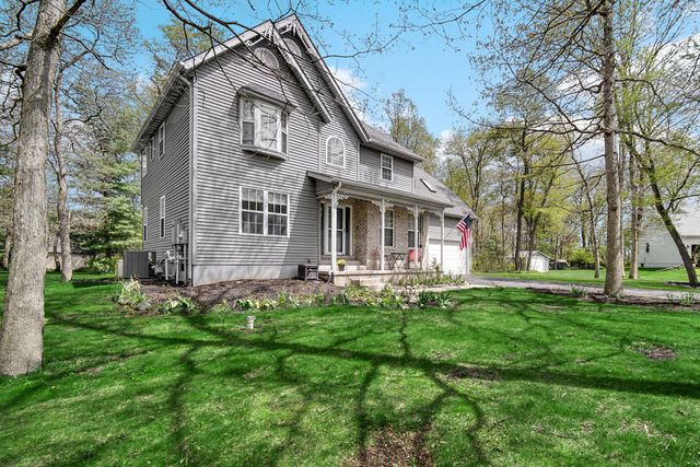 35 Oak Hollow Court, Valparaiso, IN 46383