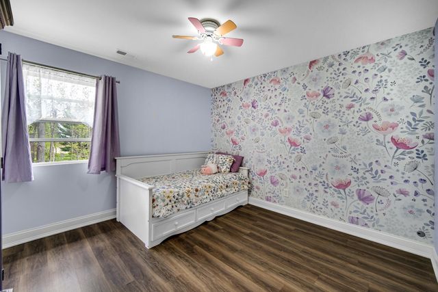 35 Oak Hollow Court, Valparaiso, IN 46383