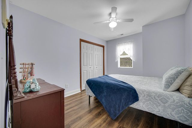 35 Oak Hollow Court, Valparaiso, IN 46383