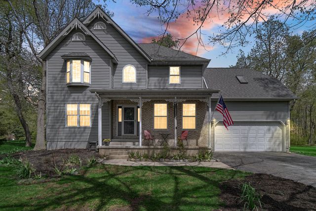 35 Oak Hollow Court, Valparaiso, IN 46383