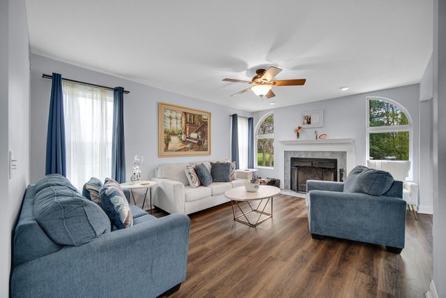 35 Oak Hollow Court, Valparaiso, IN 46383