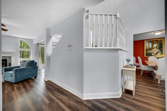 35 Oak Hollow Court, Valparaiso, IN 46383