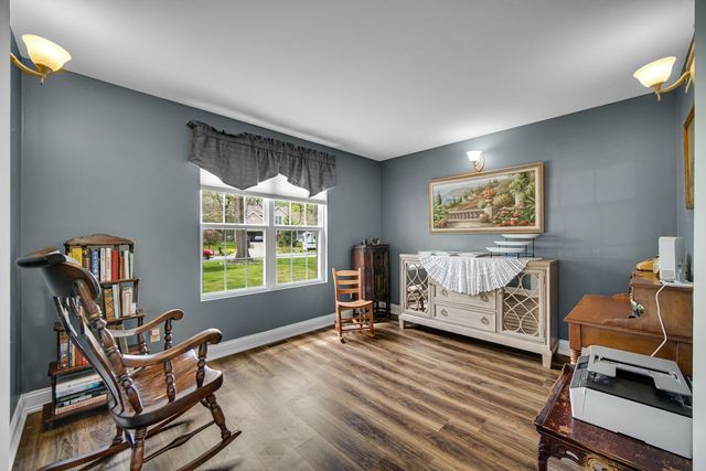 35 Oak Hollow Court, Valparaiso, IN 46383