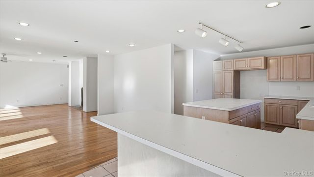 103 Middle Pond Road, Southampton, NY 11968