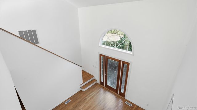 103 Middle Pond Road, Southampton, NY 11968