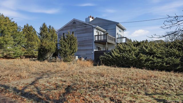 103 Middle Pond Road, Southampton, NY 11968