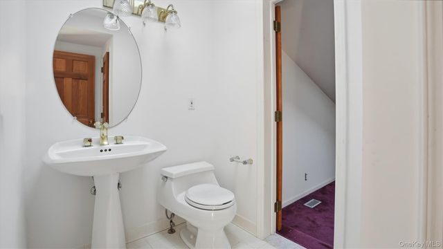 103 Middle Pond Road, Southampton, NY 11968