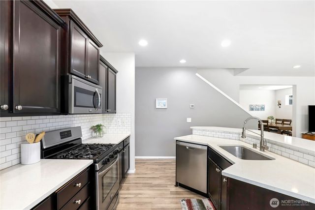 1001 Van Ogle Lane NW, Orting, WA 98360