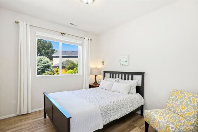 1001 Van Ogle Lane NW, Orting, WA 98360