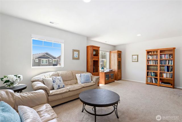 1001 Van Ogle Lane NW, Orting, WA 98360