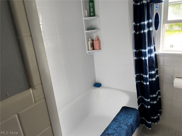 7618 Wooster Parkway, Parma, OH 44129