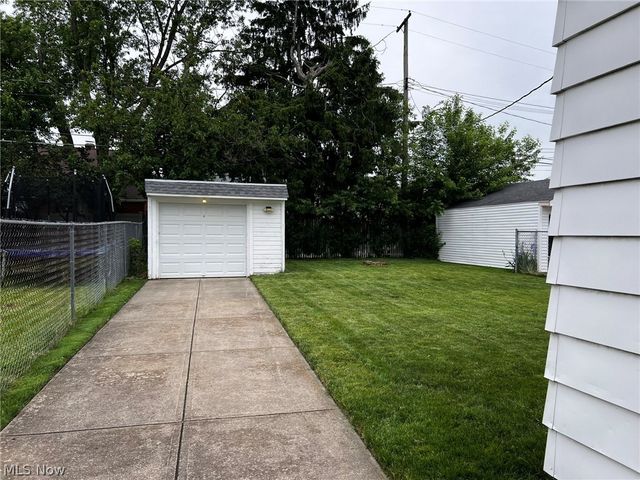 7618 Wooster Parkway, Parma, OH 44129