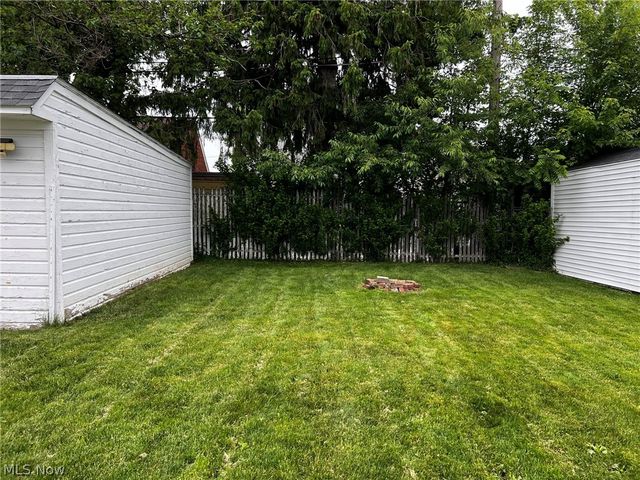 7618 Wooster Parkway, Parma, OH 44129