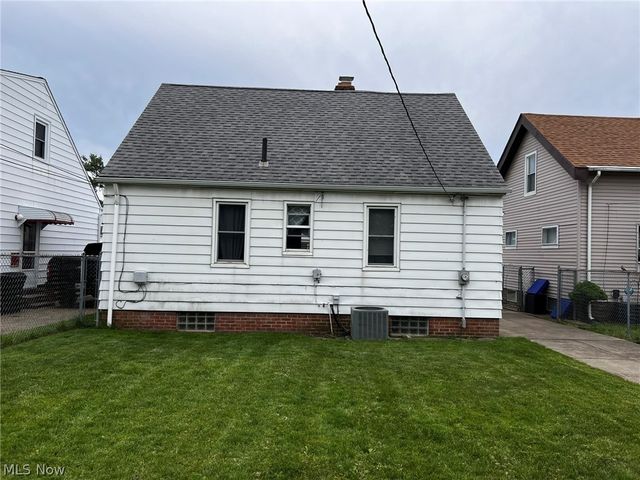 7618 Wooster Parkway, Parma, OH 44129