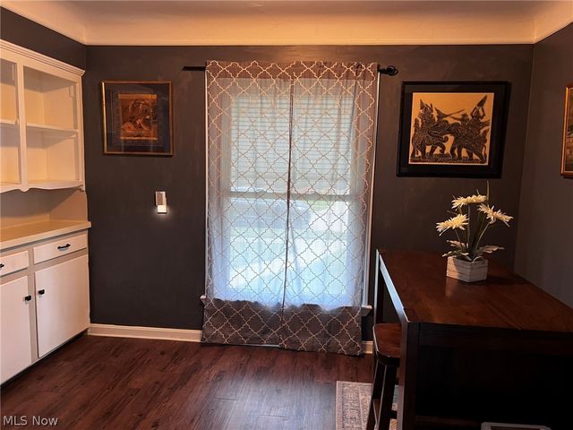 7618 Wooster Parkway, Parma, OH 44129