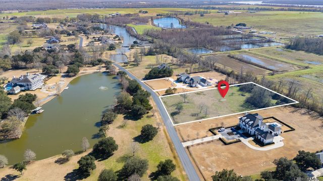 2433 Laurel Lakes Ave, Baton Rouge, LA 70820