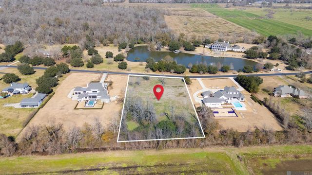 2433 Laurel Lakes Ave, Baton Rouge, LA 70820