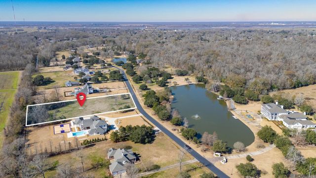 2433 Laurel Lakes Ave, Baton Rouge, LA 70820