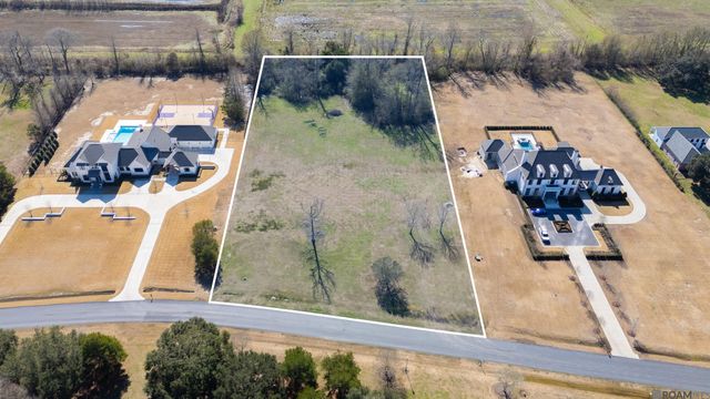 2433 Laurel Lakes Ave, Baton Rouge, LA 70820