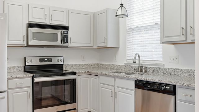 7277 Charlotte Pike Unit 203, Nashville, TN 37209