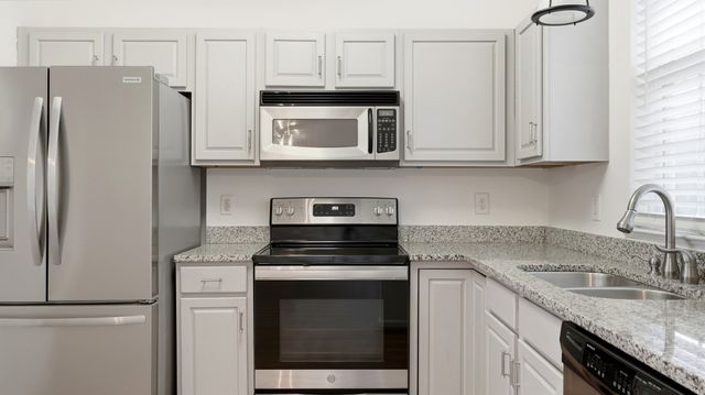 7277 Charlotte Pike Unit 203, Nashville, TN 37209