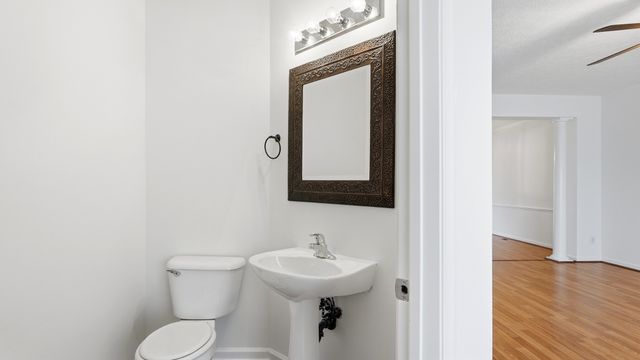 7277 Charlotte Pike Unit 203, Nashville, TN 37209