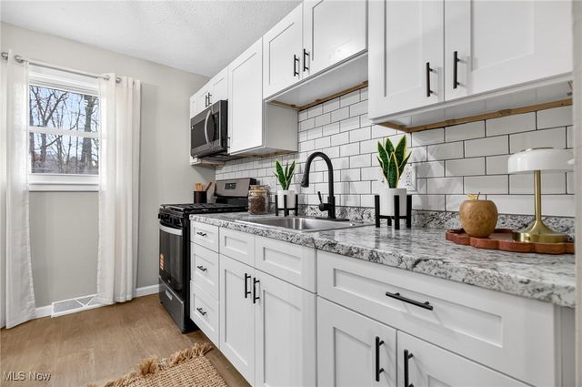 9144 Hickory Circle, Windham, OH 44288