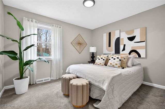 9144 Hickory Circle, Windham, OH 44288