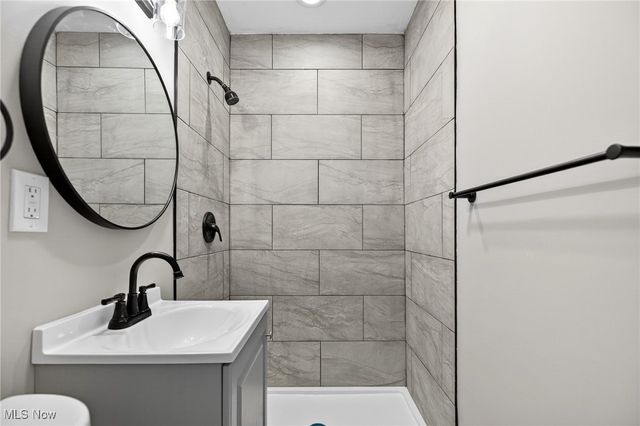 9144 Hickory Circle, Windham, OH 44288