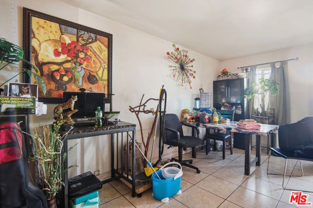 8027 S Figueroa Street, Los Angeles, CA 90003