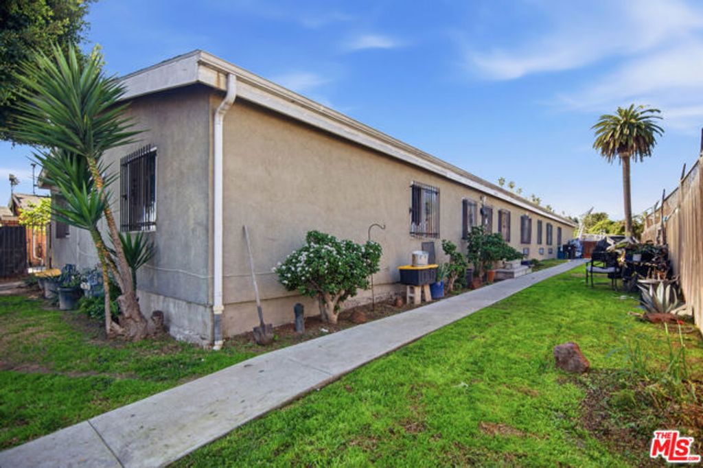 8027 S Figueroa Street, Los Angeles, CA 90003