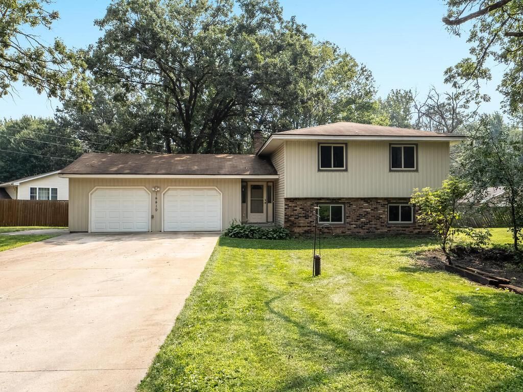 14419 Quinn Drive NW, Andover, MN 55304