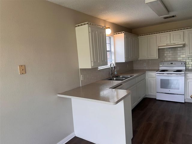 9412 Riviera Drive, Waco, TX 76712