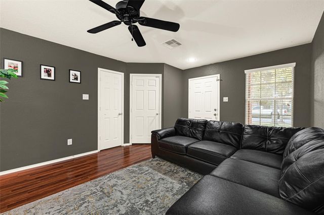 1834 Howth Avenue, Houston, TX 77051
