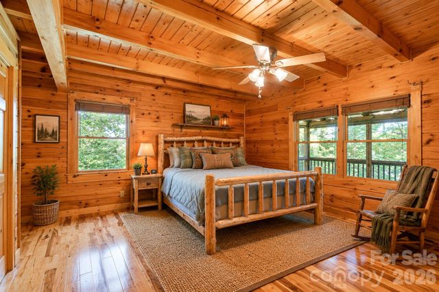 545 Mountain Crest Drive S, Marion, NC 28752