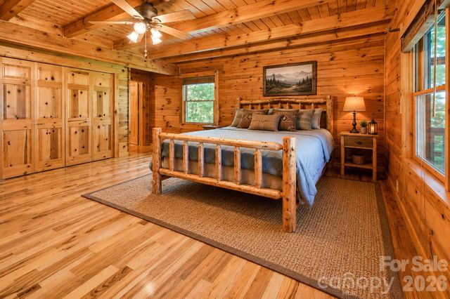 545 Mountain Crest Drive S, Marion, NC 28752