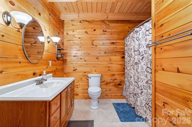 545 Mountain Crest Drive S, Marion, NC 28752