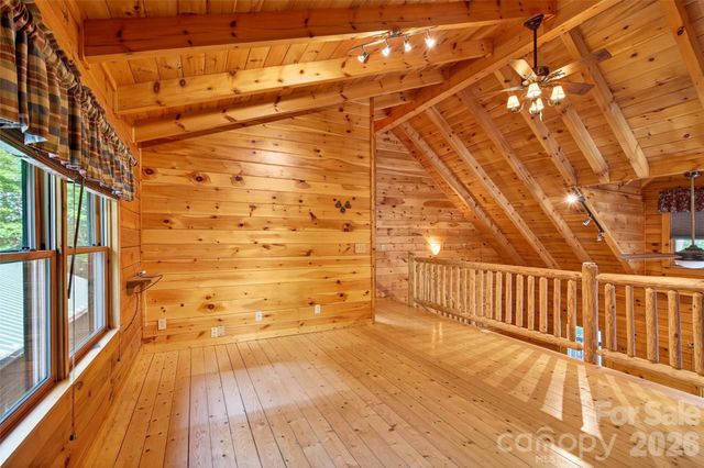 545 Mountain Crest Drive S, Marion, NC 28752