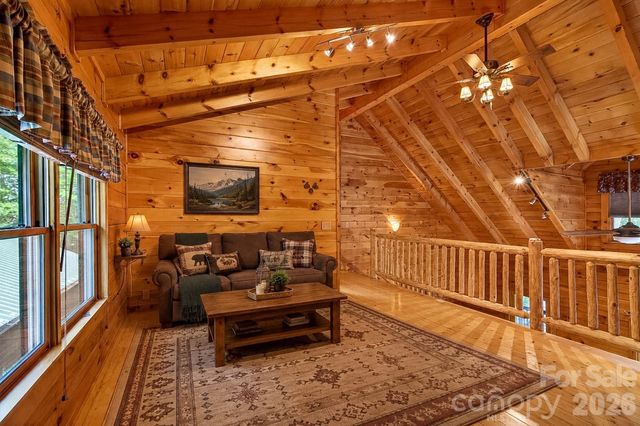 545 Mountain Crest Drive S, Marion, NC 28752