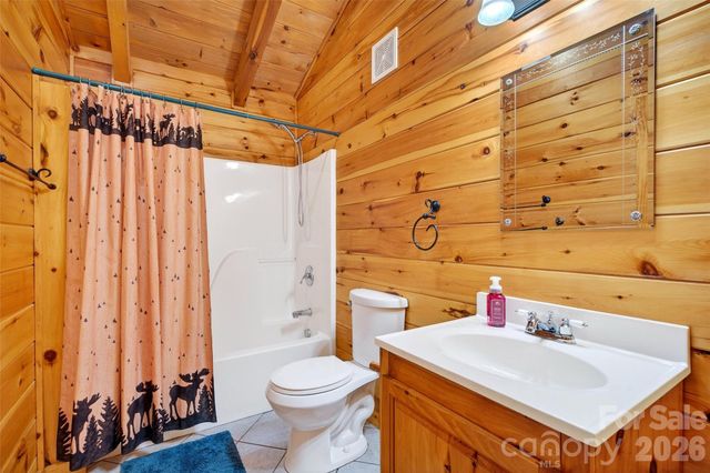 545 Mountain Crest Drive S, Marion, NC 28752