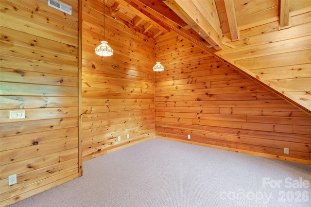 545 Mountain Crest Drive S, Marion, NC 28752