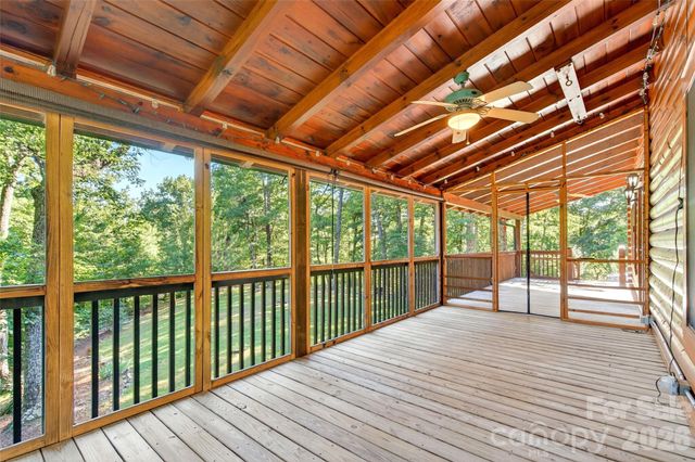 545 Mountain Crest Drive S, Marion, NC 28752