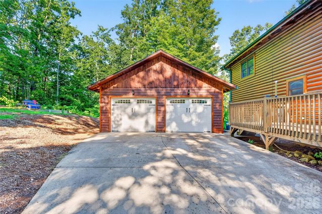 545 Mountain Crest Drive S, Marion, NC 28752