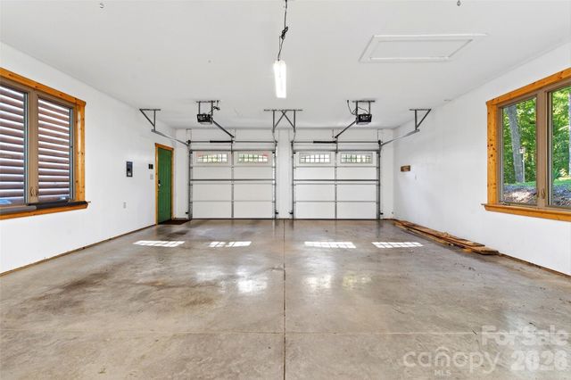 545 Mountain Crest Drive S, Marion, NC 28752