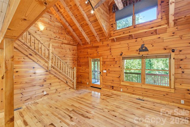 545 Mountain Crest Drive S, Marion, NC 28752