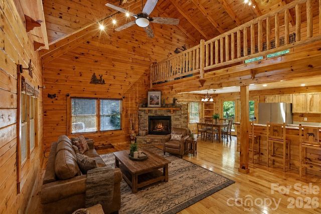 545 Mountain Crest Drive S, Marion, NC 28752