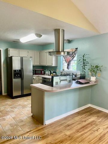 8016 Ridgecrest Circle, Biloxi, MS 39532