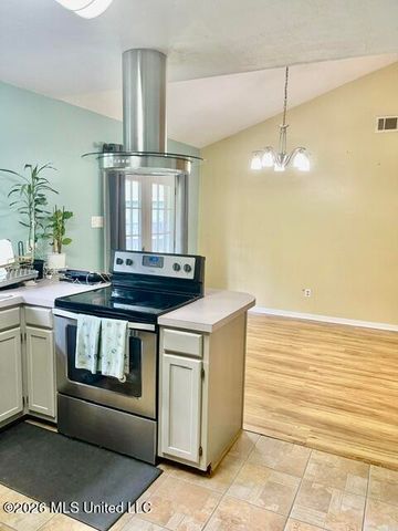 8016 Ridgecrest Circle, Biloxi, MS 39532